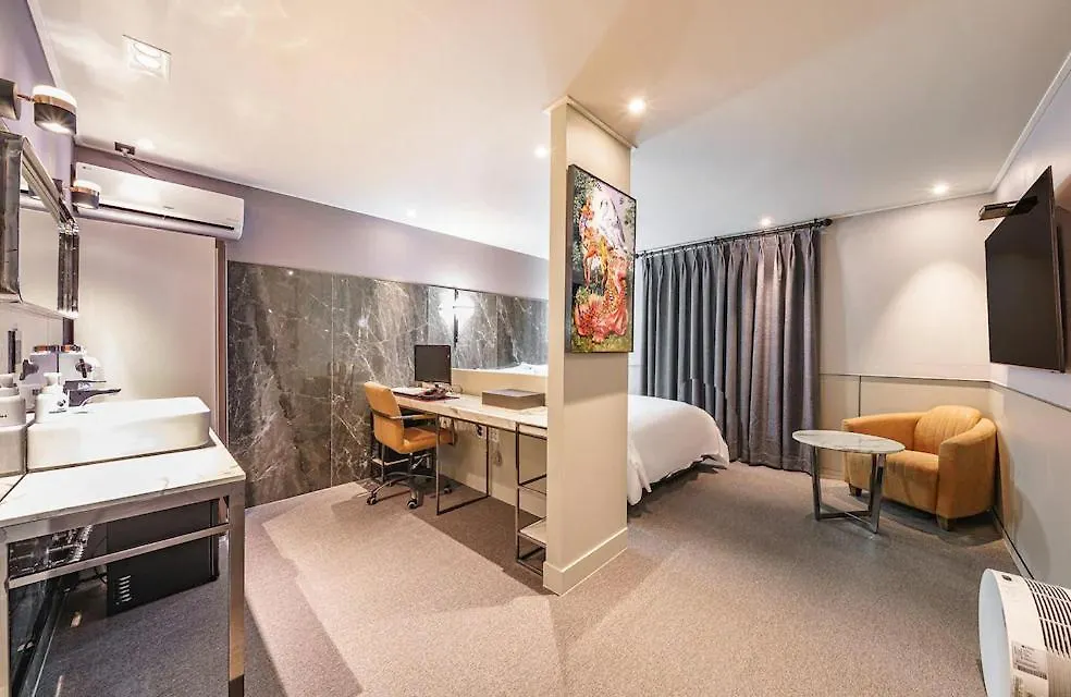 Brown-Dot Hotel Geomdan Incheon 3*,